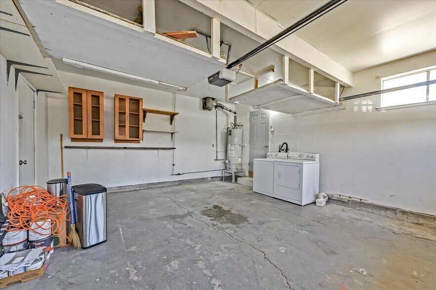Building Photo - 2651 Poplarwood Way