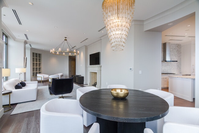 Building Photo - 3376 Peachtree Rd