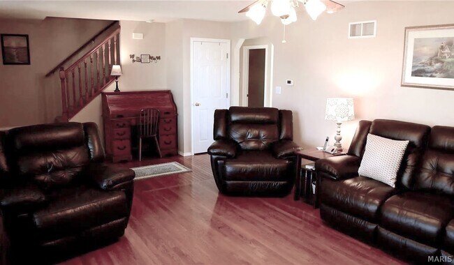 Building Photo - 347 Logan Dr