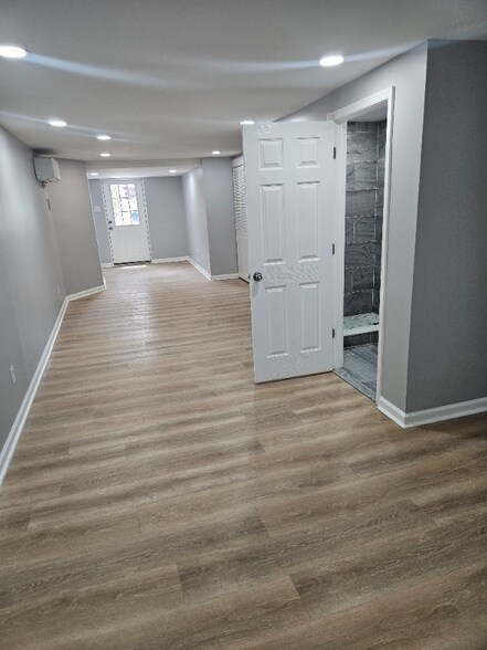 Building Photo - 115 W Chew Ave