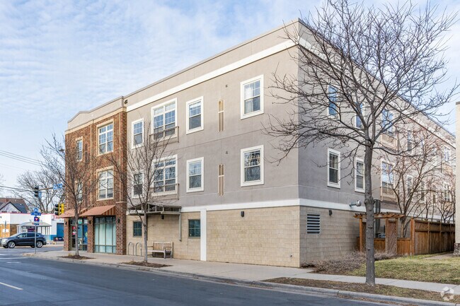 Building Photo - 2803 E 38th St