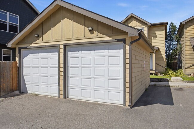 Building Photo - Two Bedroom Condominium located in Central Missoula