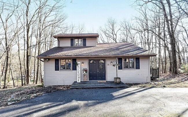 Building Photo - 291 Manor Ln E