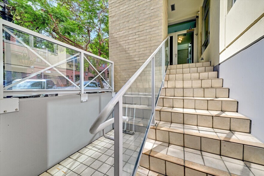 Building Photo - 850 Beech St