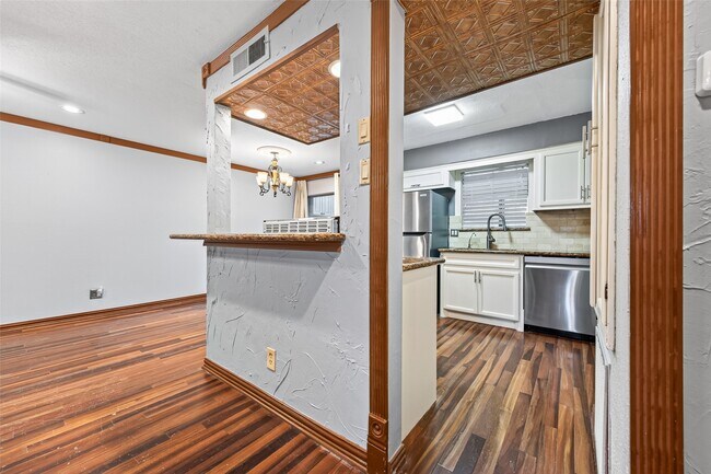 Building Photo - 14515 Wunderlich Dr