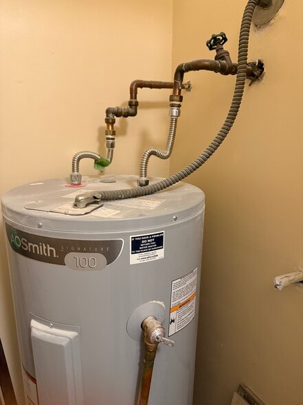 Building Photo - 1535 Vine St