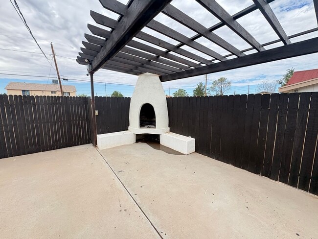 Building Photo - HOME FOR RENT IN ANTHONY TEXAS