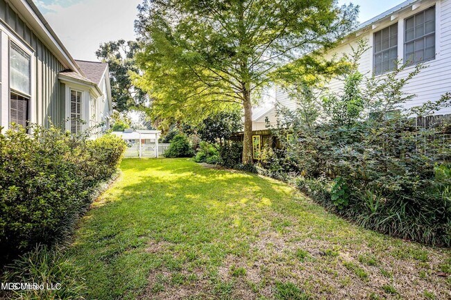 Building Photo - 145 St Francis St