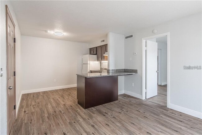 Building Photo - 9013 Westchester Cir