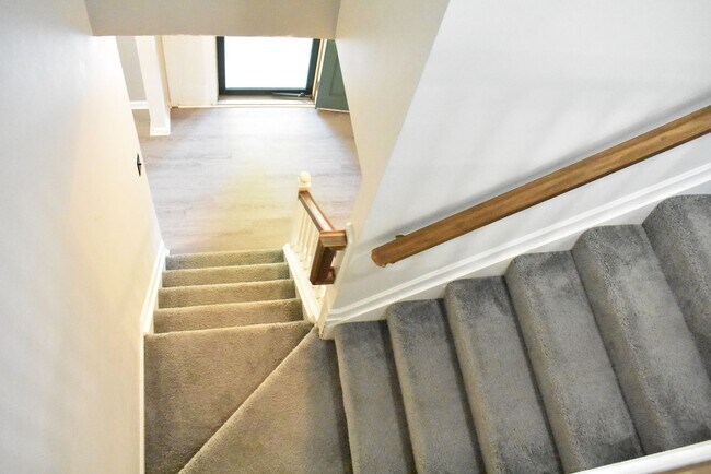 Building Photo - Welcome To Lake Ridge's Finest...