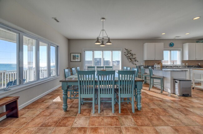 Building Photo - OFF-SEASON FURNISHED MONTHLY RENTAL