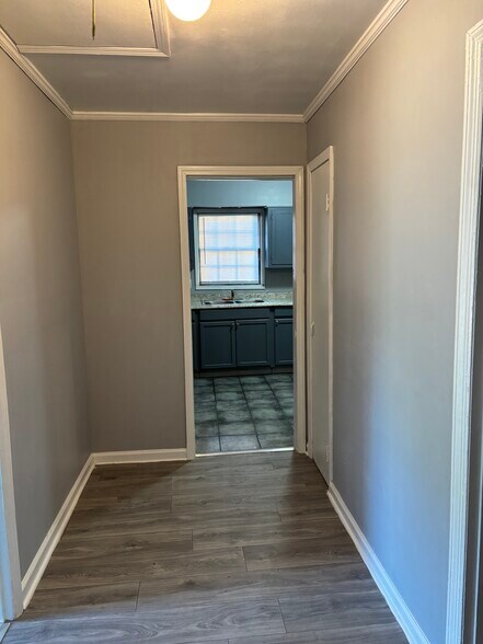 Building Photo - 703 Cecelia Ave