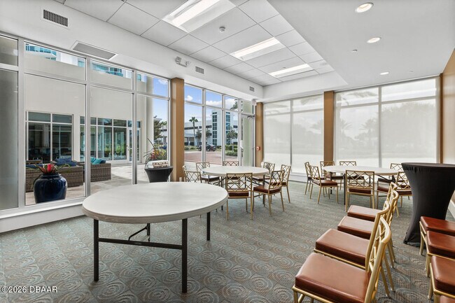 Building Photo - 241 Riverside Dr