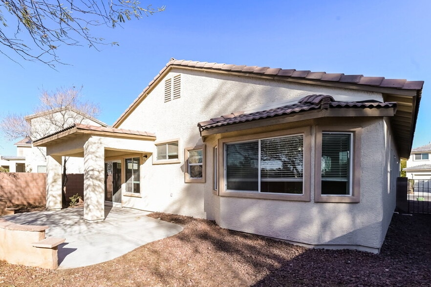 Building Photo - 913 E Malibu Sands Ave