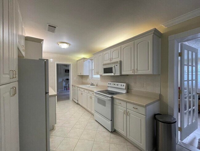 Building Photo - 2395 Idlewild Rd