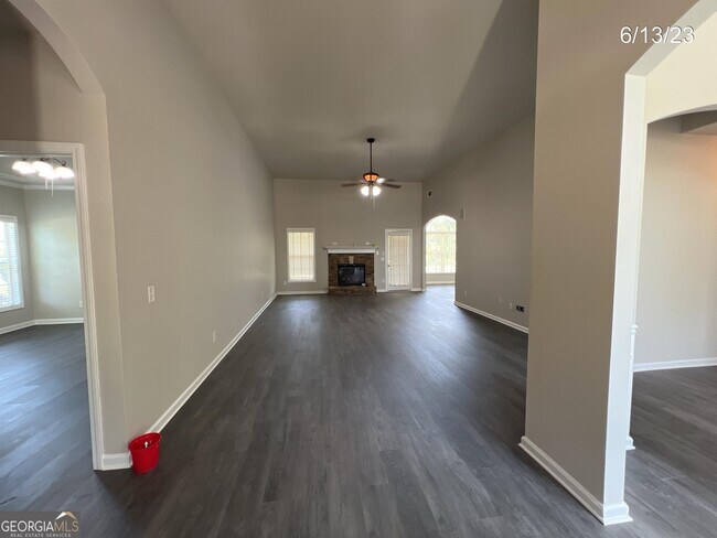 Building Photo - 80 Drew Cir