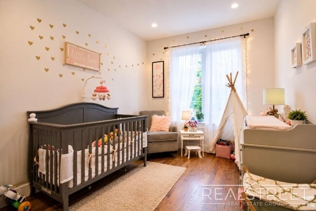 Floorplan - 863 Knickerbocker