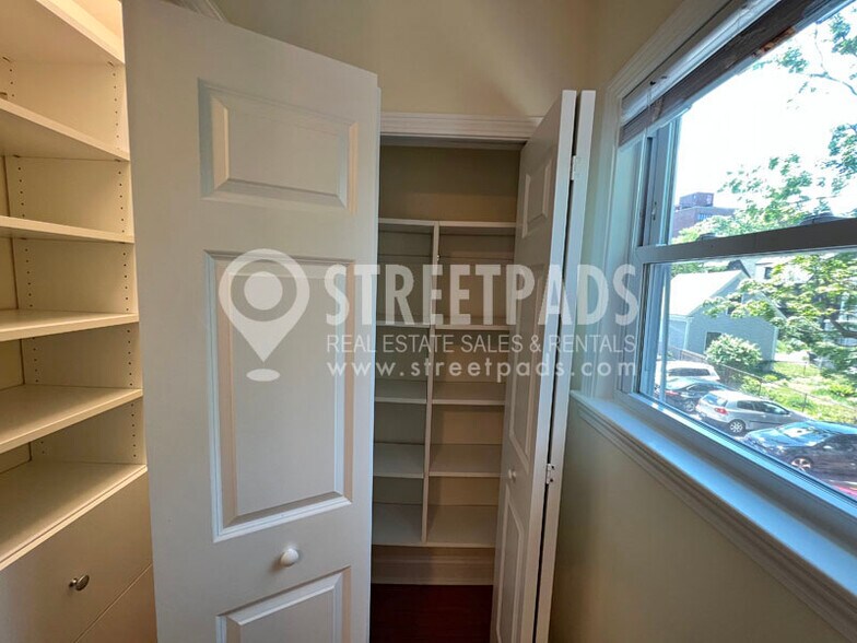 Building Photo - 1 Langdon Sq