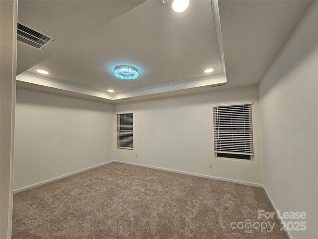 Building Photo - 2744 Yeager Dr NW