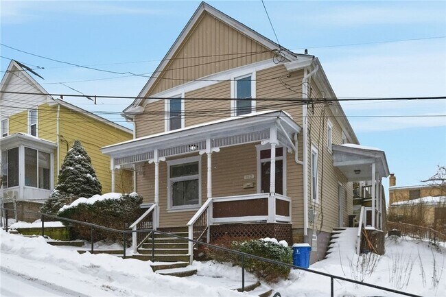 Building Photo - 112 Dewitt St