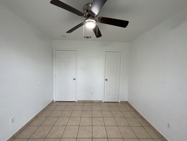 Building Photo - 112 Mesa Dr