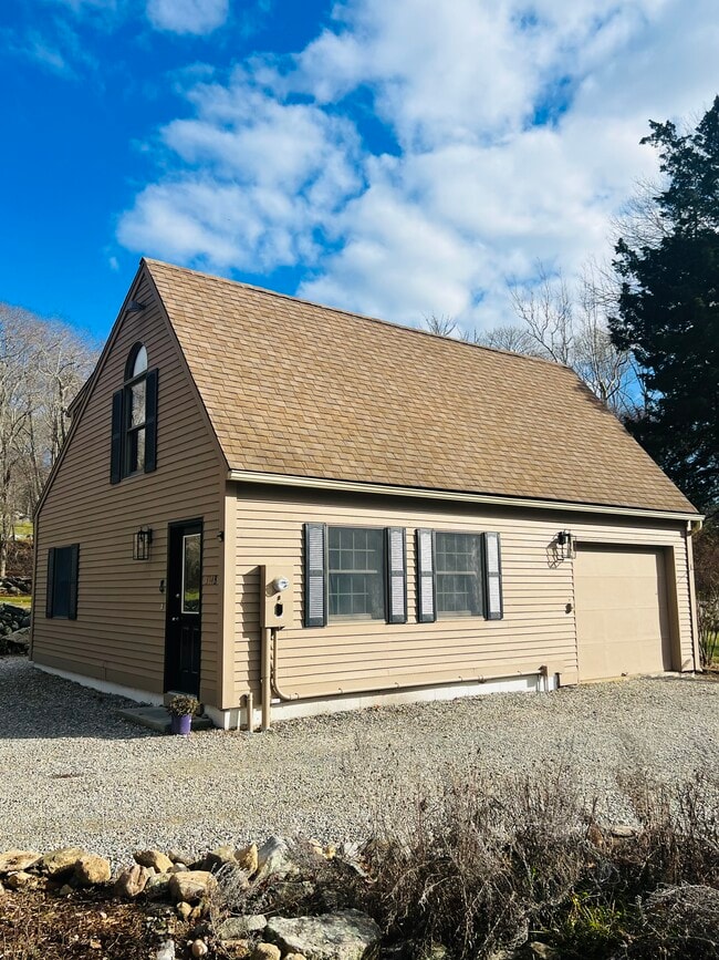Building Photo - 334 Brook St