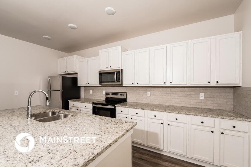 Building Photo - 9937 Hunter Pl