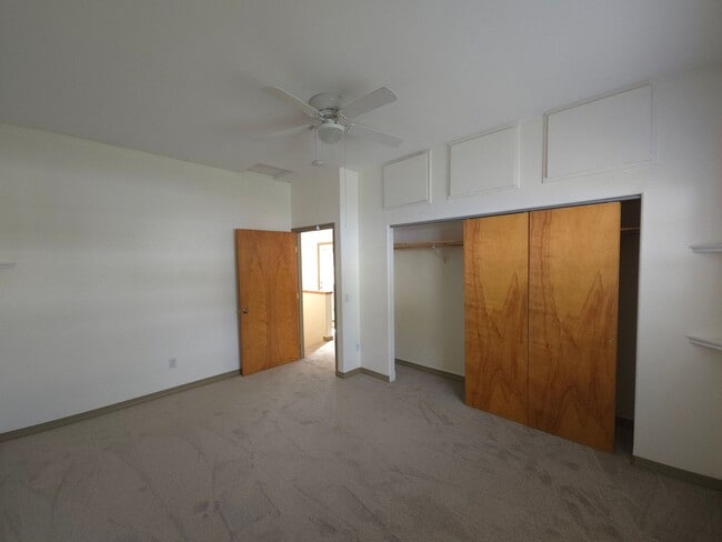 Building Photo - 3 Bedroom 2 Bath