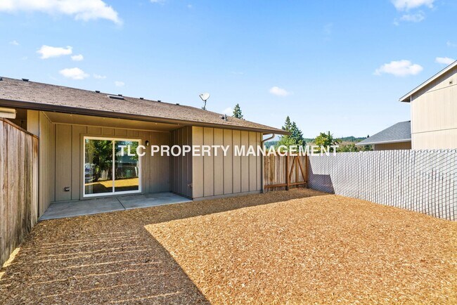 Building Photo - 824-830 North Douglas