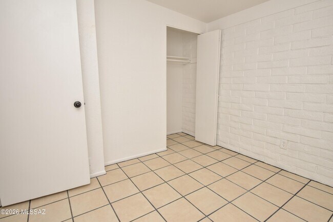 Building Photo - 6722 E 45th St