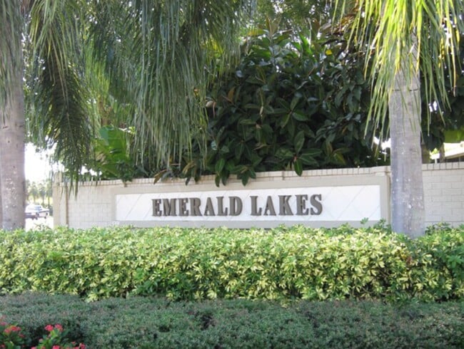 Building Photo - 7760 Emerald Cir