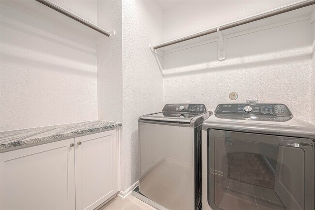 Building Photo - 16111 Northern Cardinal Ln