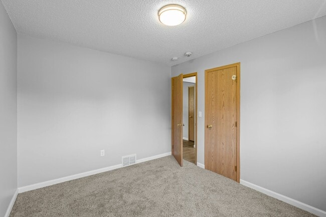 Building Photo - 14840 Dallara Ave