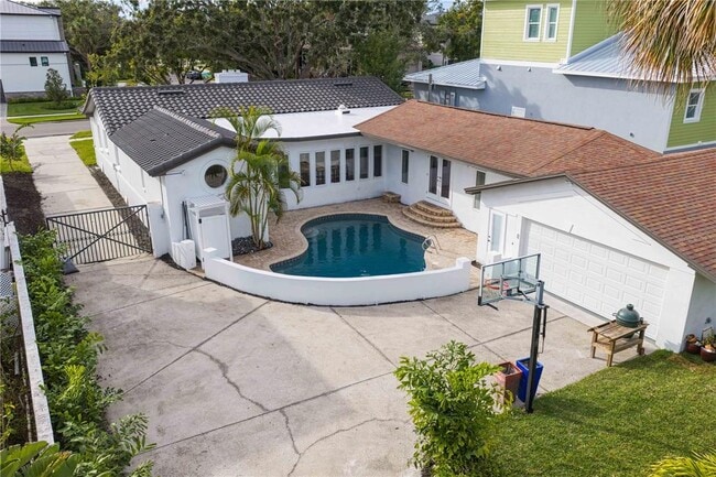 Building Photo - 2610 S Dundee St