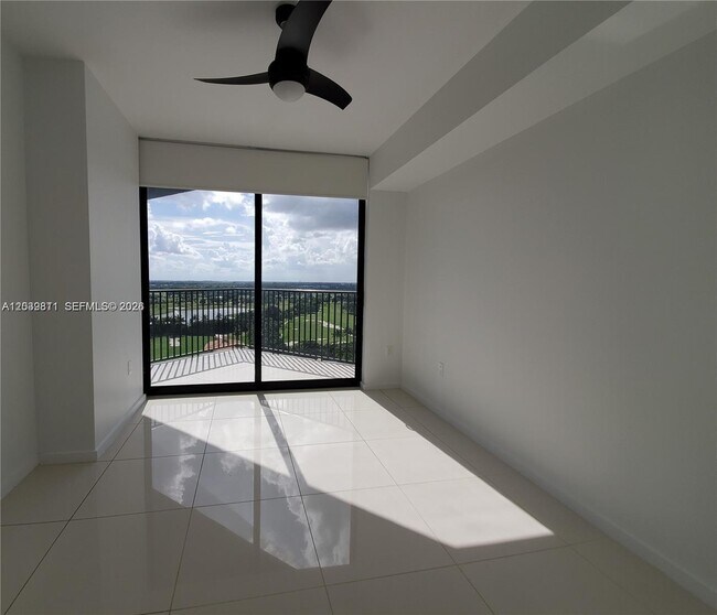 Building Photo - 5252 NW 85th Ave