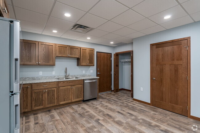 Building Photo - 513 N Riverfront Dr