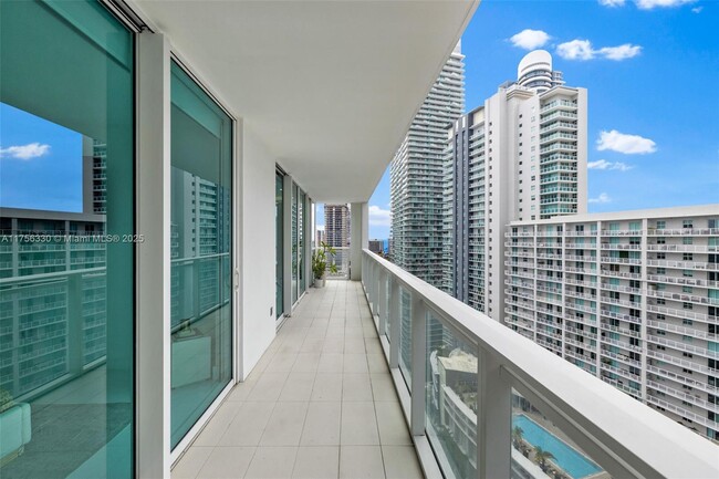 Building Photo - 1080 Brickell Ave