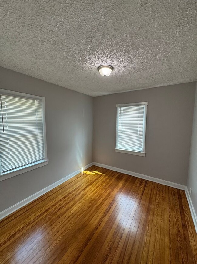 Building Photo - Warren Twp - 3 BR home