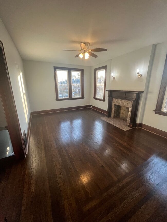 Building Photo - Beautiful Character in this Two Bedroom!