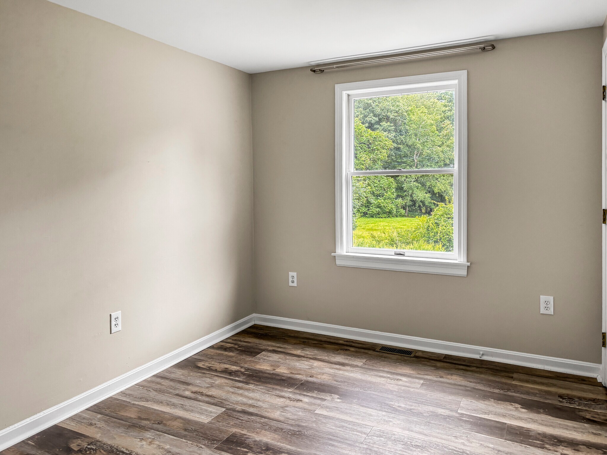 Building Photo - 129 Dracut Rd