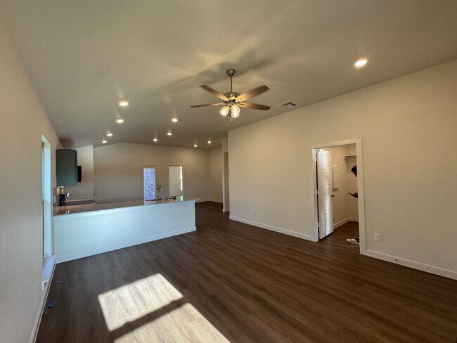 Building Photo - Brand New 3-bedroom 2-bath Home in Burgamy Park!