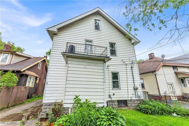 Building Photo - 11508 Headley Ave