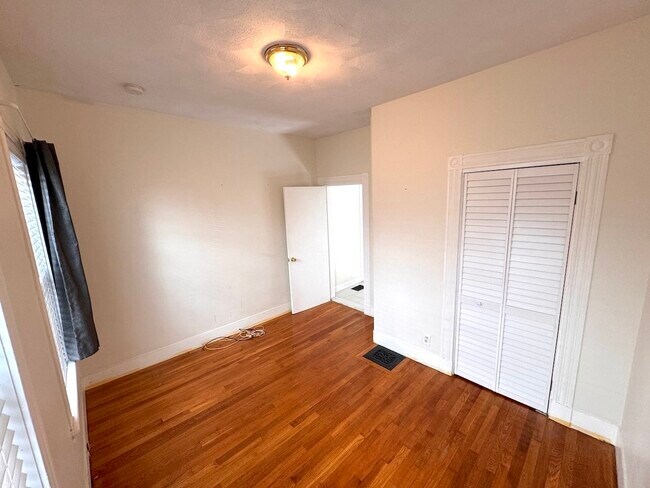 Building Photo - 59 Judson St