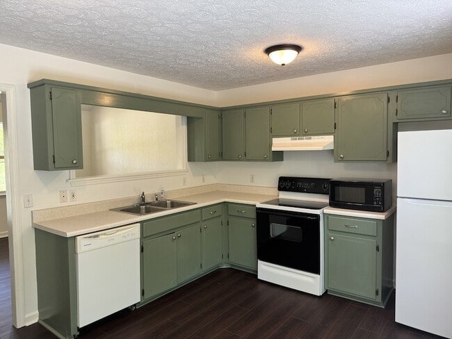 Building Photo - 10125 N Twin Springs Rd