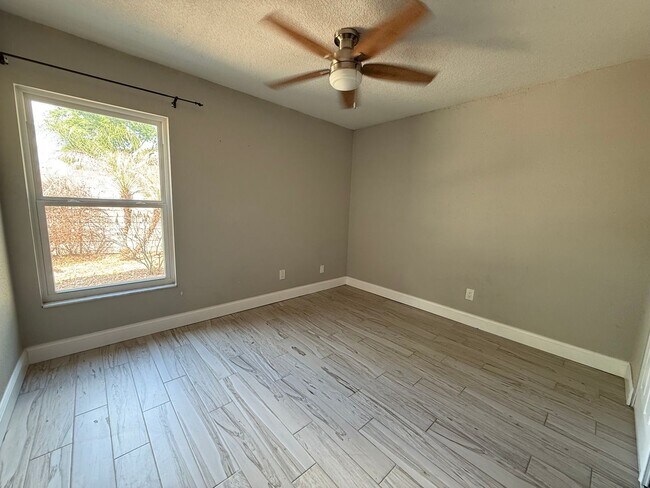 Building Photo - 602 Pine Forest Dr