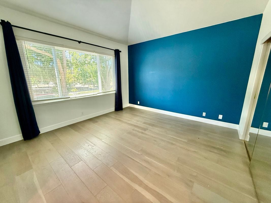 Building Photo - 4238 Diavila Ave