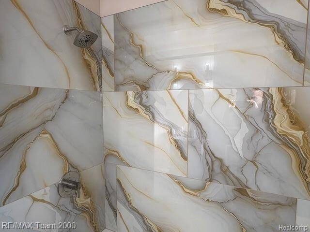 Building Photo - 5066 Bedford St