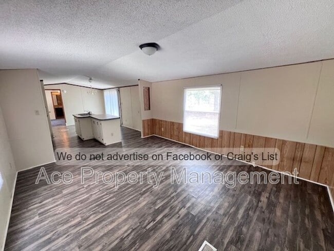 Building Photo - 2627 Tingen Rd