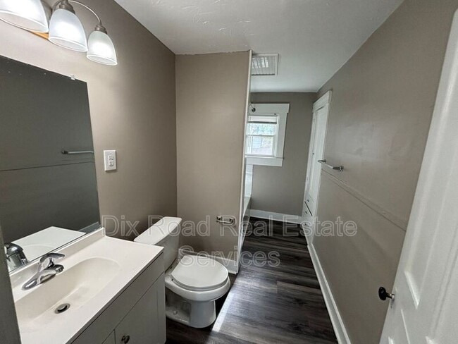 Building Photo - 335 Watervliet Ave