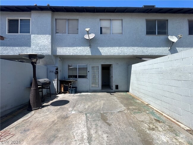 Building Photo - 3904 Blackford Pl